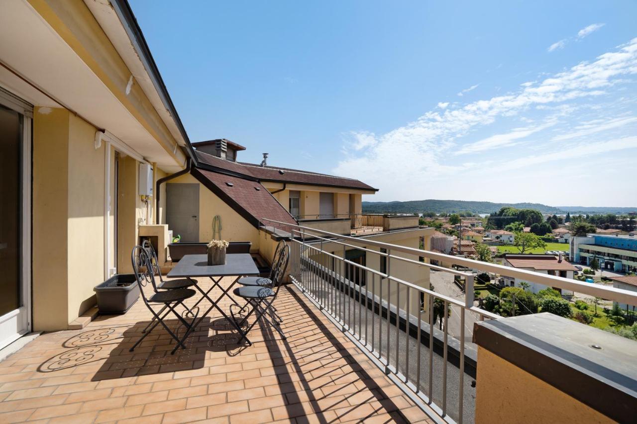 La Casa Del Riccio Apartman Arona Kültér fotó